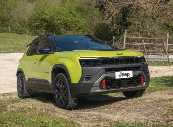 2027款Jeep复仇者对比25款，1.2T混动，纯电续航仅1公里？